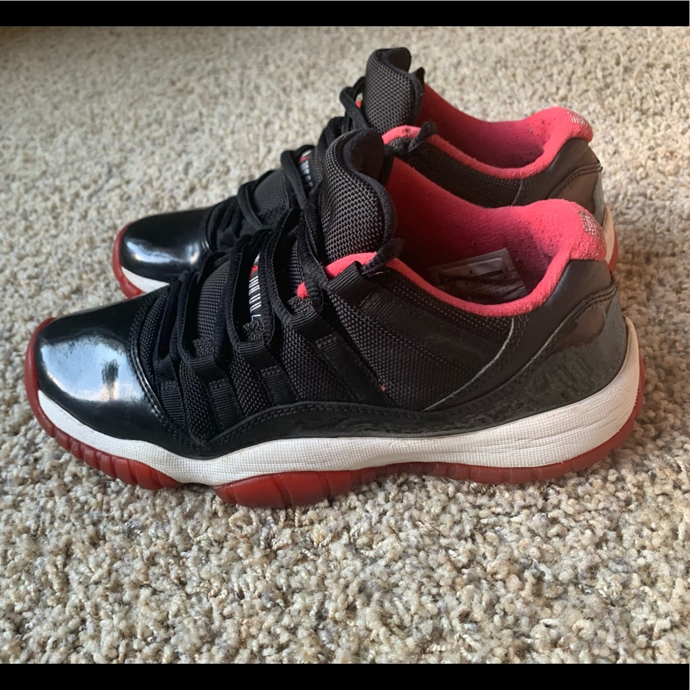 AIR JORDAN 11 RETRO LOW 'BRED'